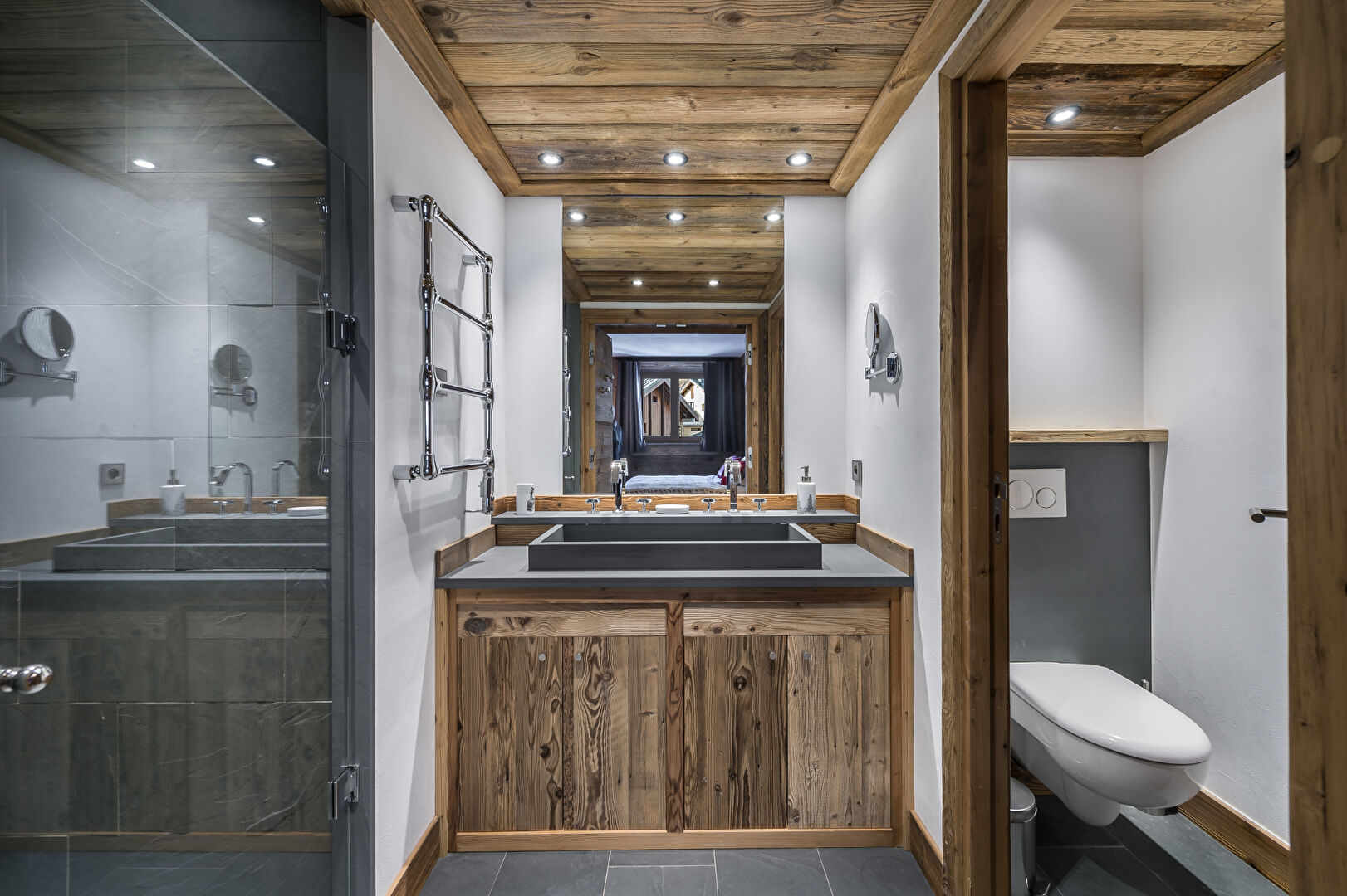 Surélévation des Verdet - Modern Alpine Apartments for Sale in Val d’Isère with high-ceilings - bathroom